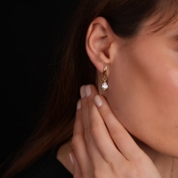 Kuvars Damla Taşlı Altın Küpe AHK20