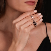 Sol Anahtarı Beyaz Altın Mineli Kolye MZK2